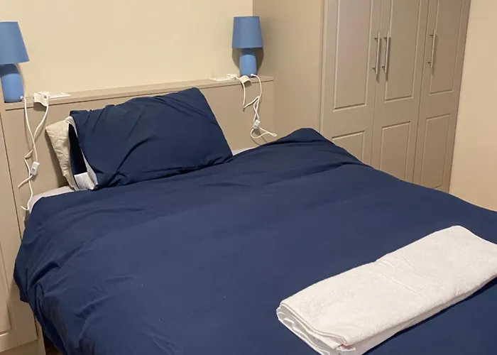 College Close Apartment